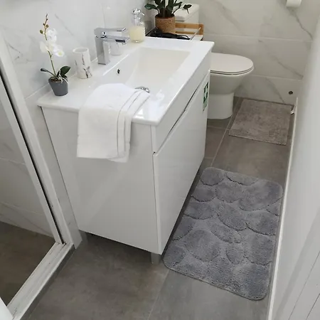 Alexia Oda ve Kahvaltı Funchal