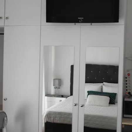 Alexia Bed & Breakfast 3*
